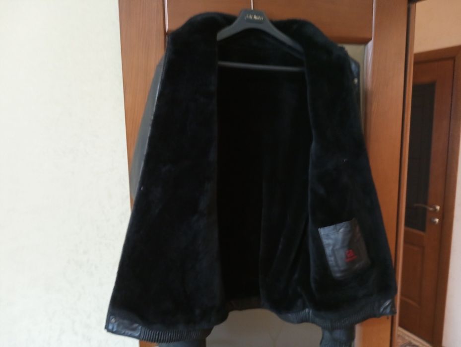 Продам зимнюю мужскую куртку на цигейке 54-56р