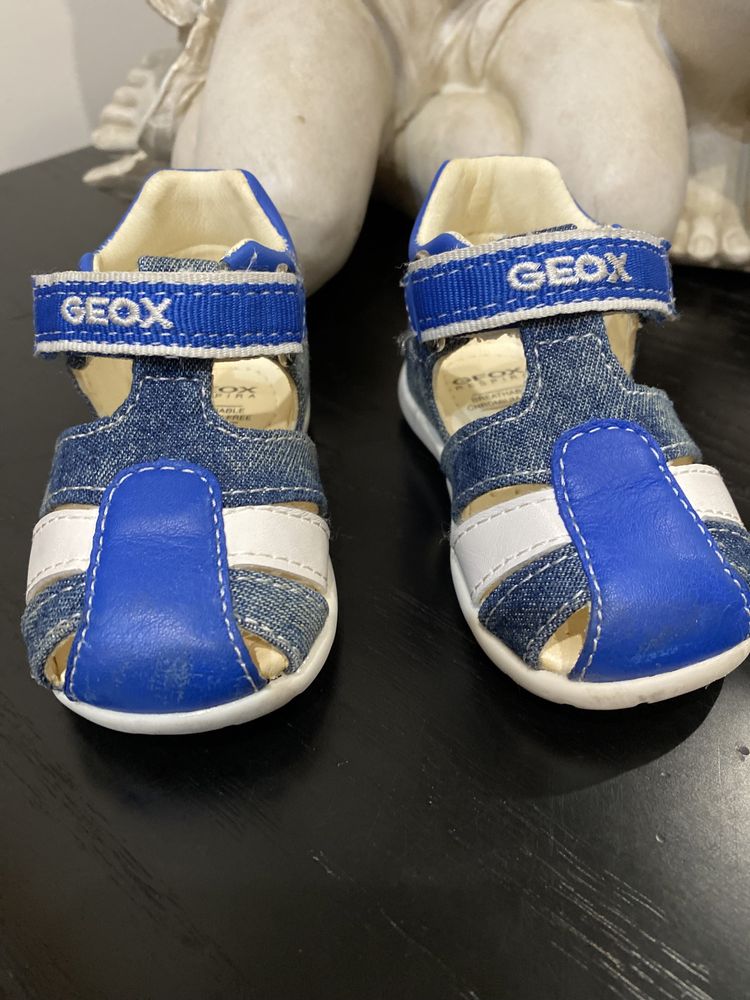 Sandalias Geox tamanho 18