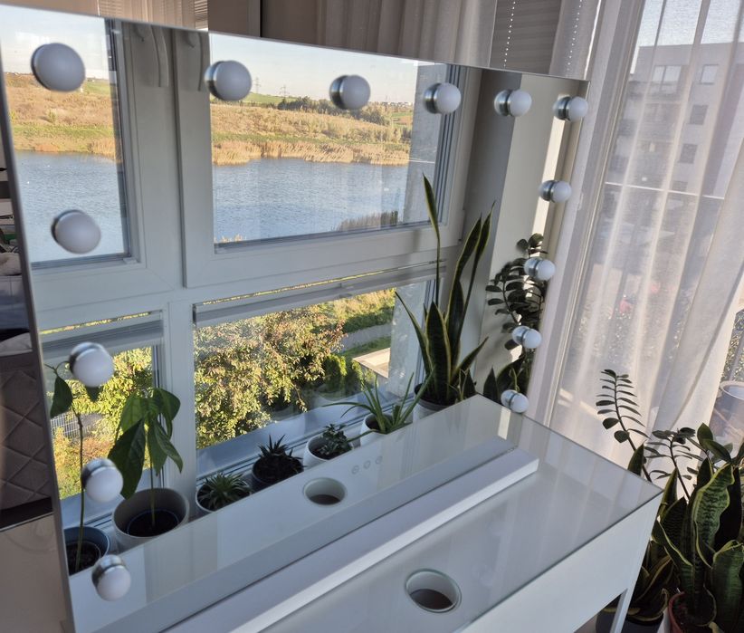 Lustro do makijażu wizażu LED duże 80x68 kosmetyczka