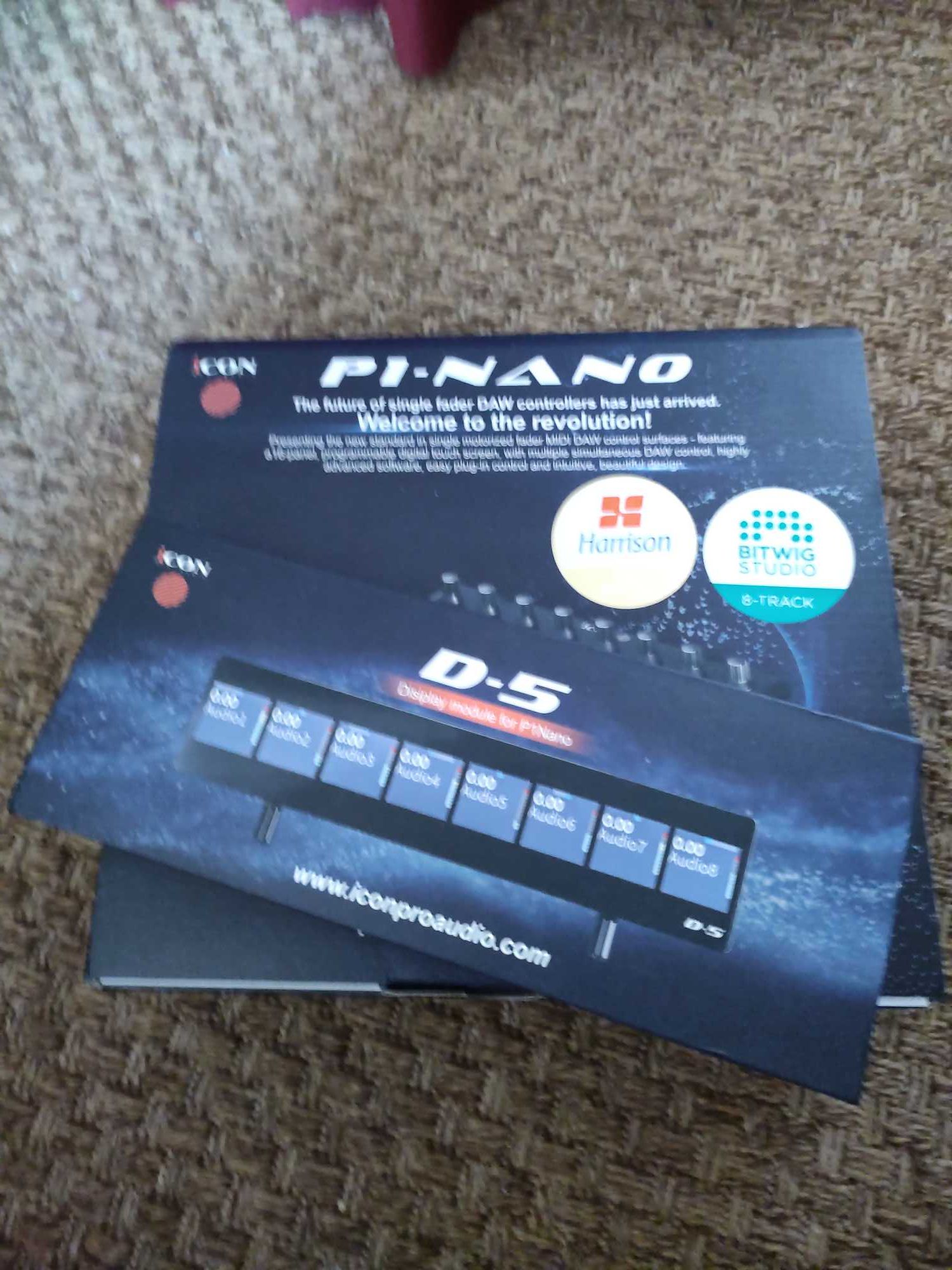ICON P1- NANO controlador DAW motorizado + ICON D5 DISPLAY de visores