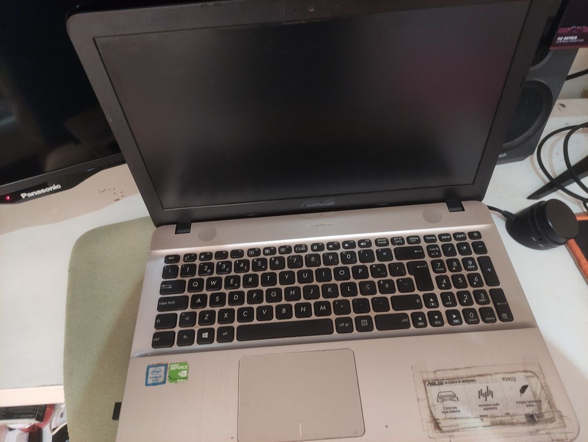 Notebooks ASUS + 2 comandos Xbox