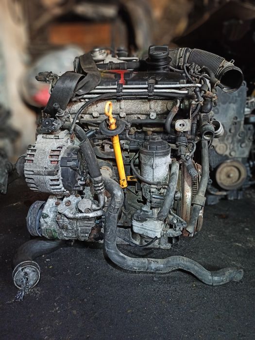 Двигун мотор двигатель BJB 1.9 TDI caddy Touran golf Bora Passat
