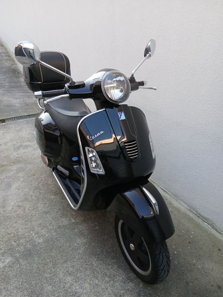 Vendo Vespa GTS 300 Super