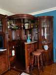 Bar madeira de cerejeira com dois bancos