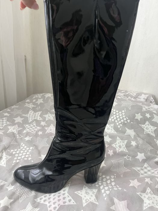 Продам сапоги натуральный лак