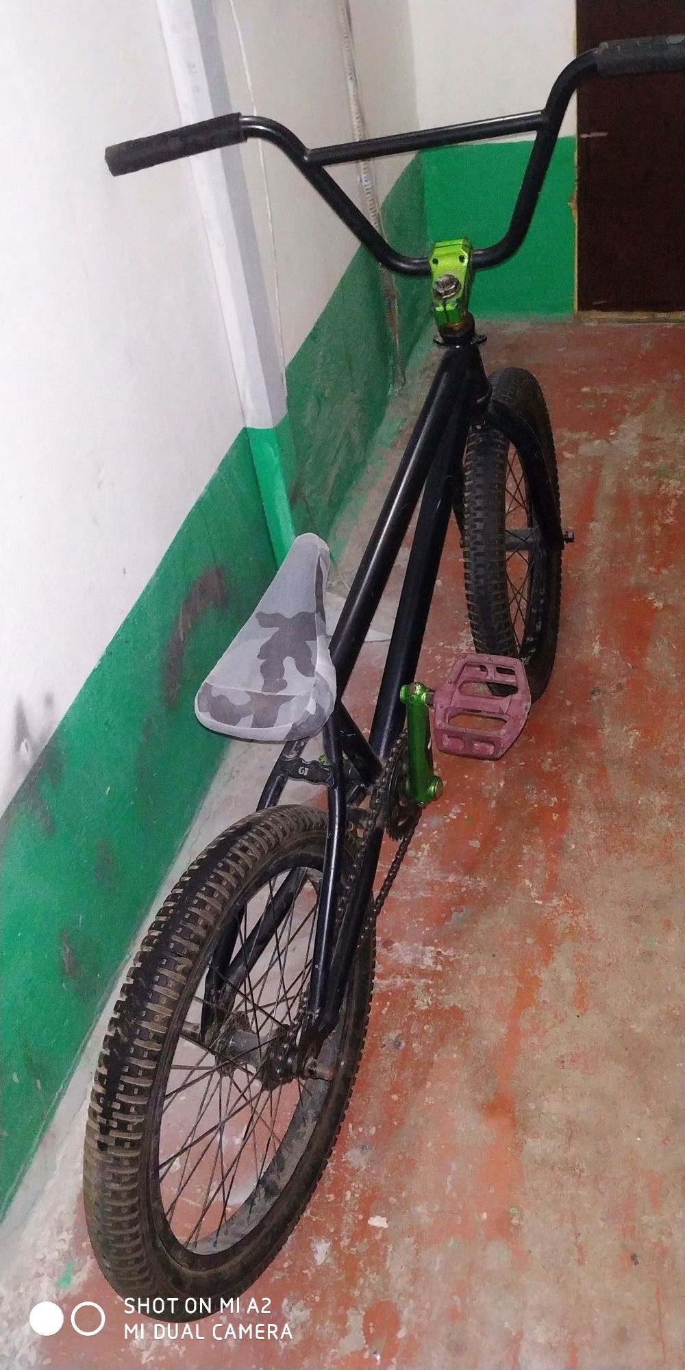 Велосипед BMX в хорошем состоянии