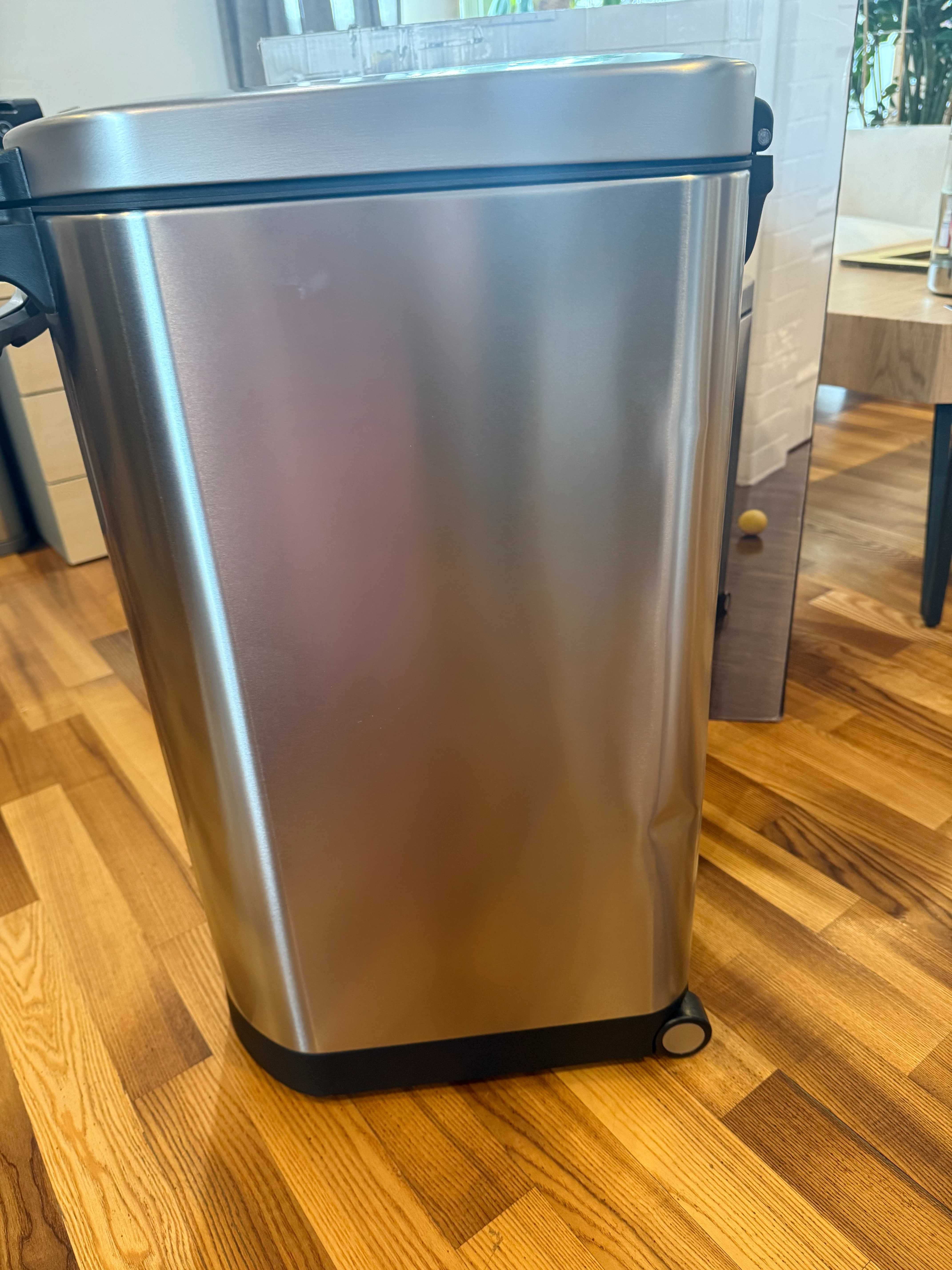 Simplehuman- Pojemnik na karmę dla zwierząt 35 l