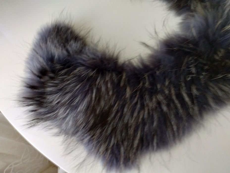 Kołnierz z naturalnego futra jenota