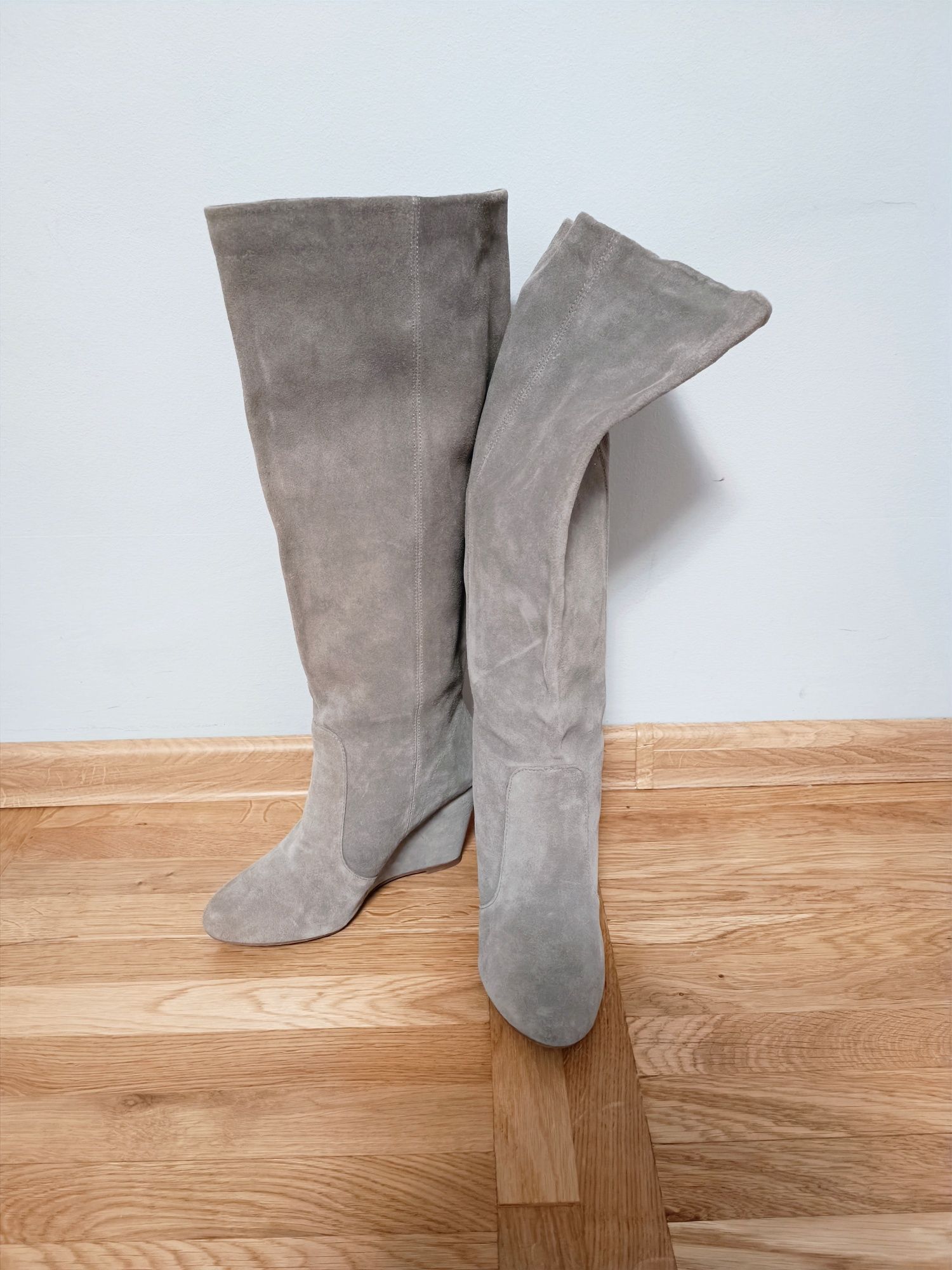 Kozaki zamszowe, zamsz,szare, na koturnie, Stradivarius, r.40