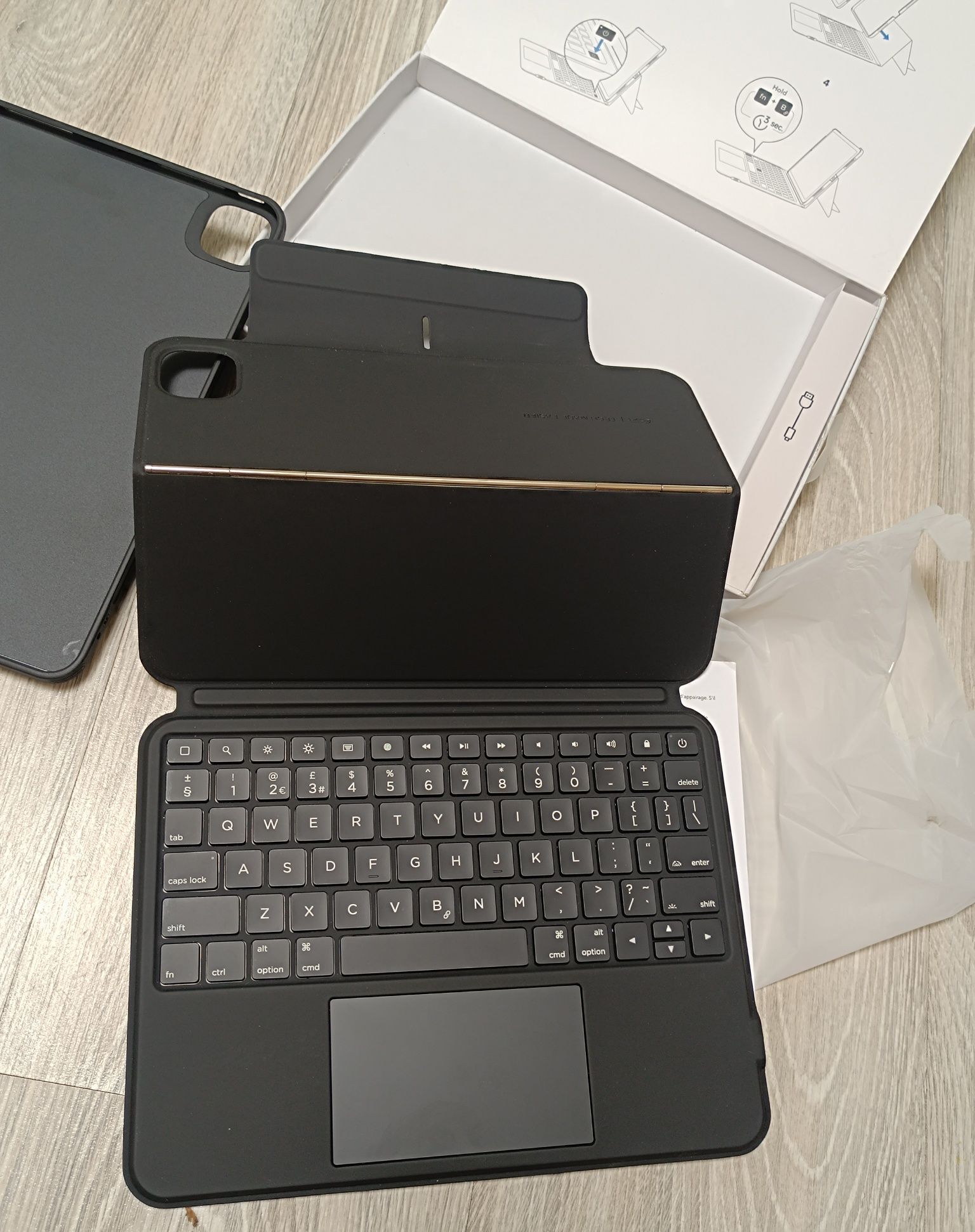 Чехол с клавиатурой для iPad Air 11 2024