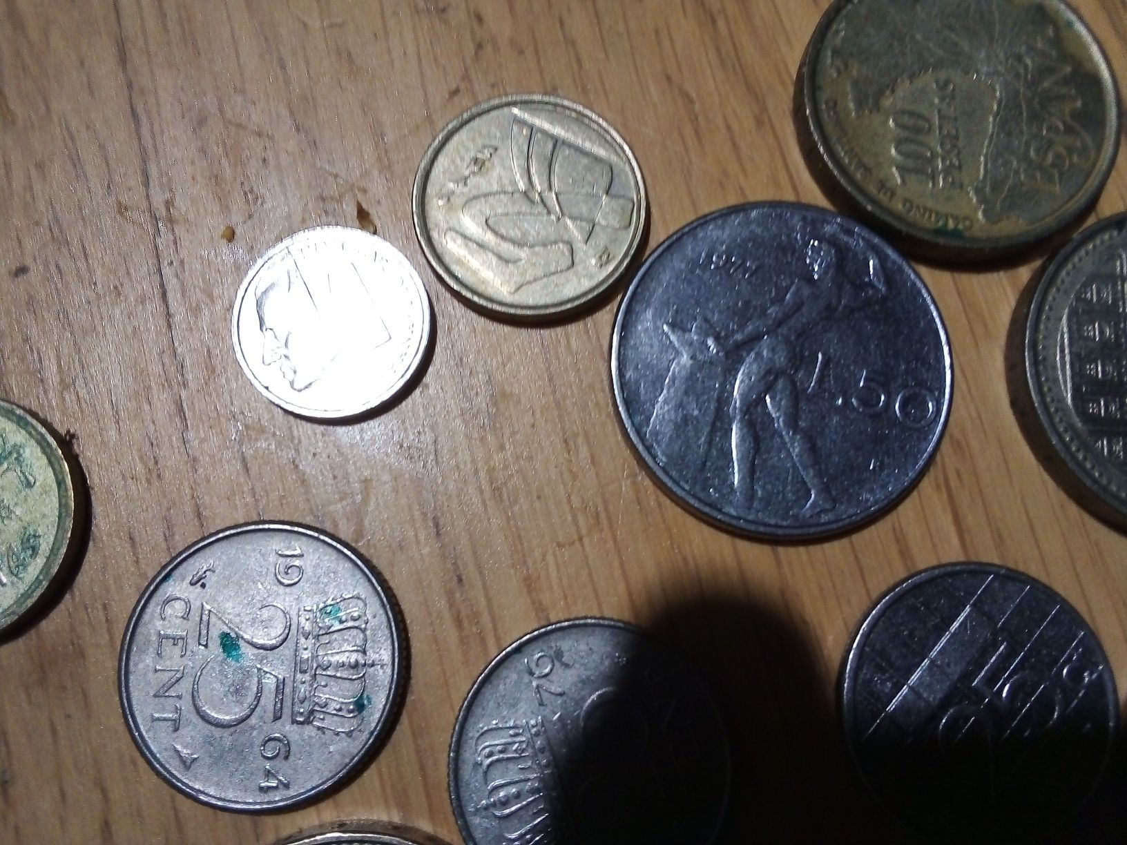 Moedas antigas várias de 1968 a 2011