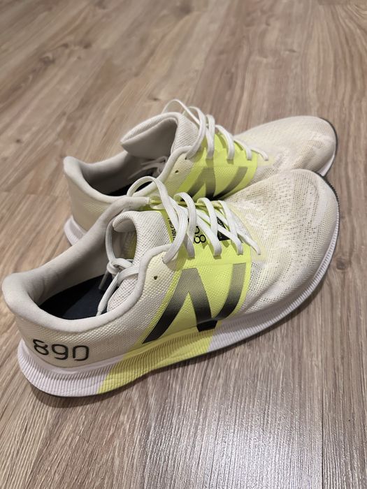 New Balance 890v8