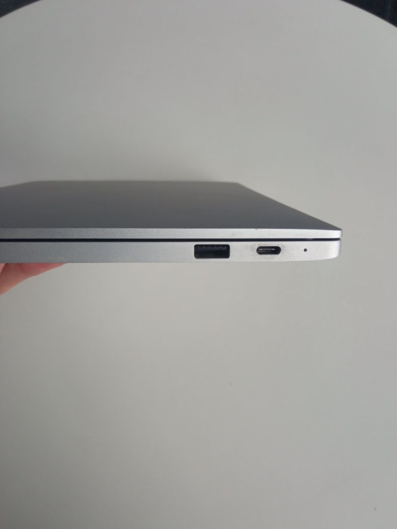 Ноутбук Xiaomi Mi Notebook Air 12 M3 4Gb 256G W