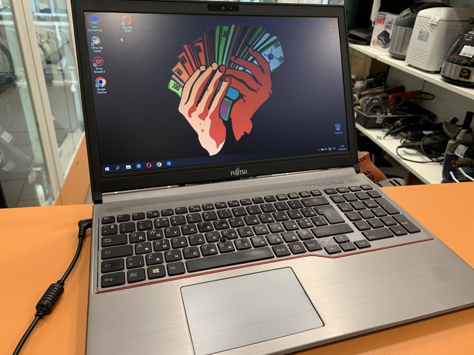 Ноутбук Fujitsu LifeBook E754