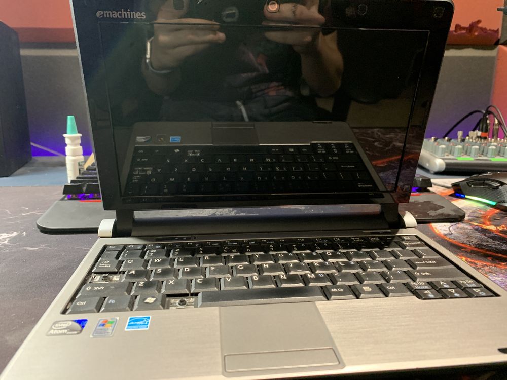 Laptop eMachines em250