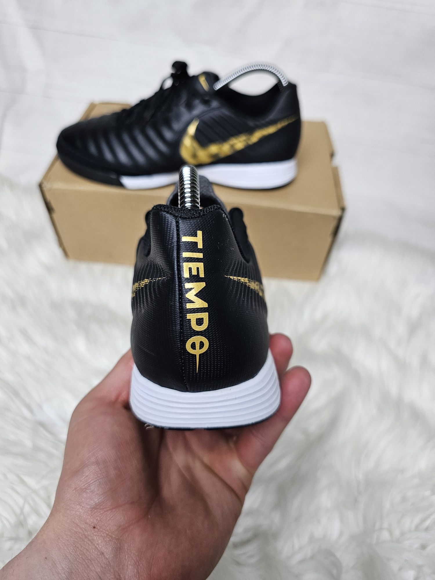 Футзалки Nike Tiempo Legend Academy AH7244-017