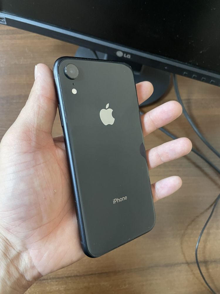 Продам Iphone XR 64 Gb