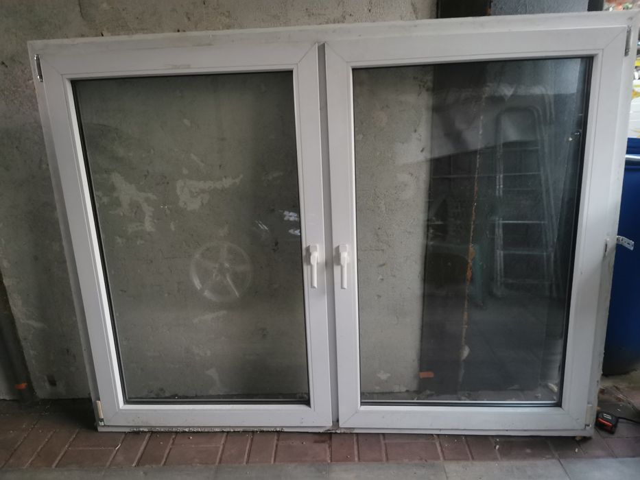 Okno plastik dwu szybowe