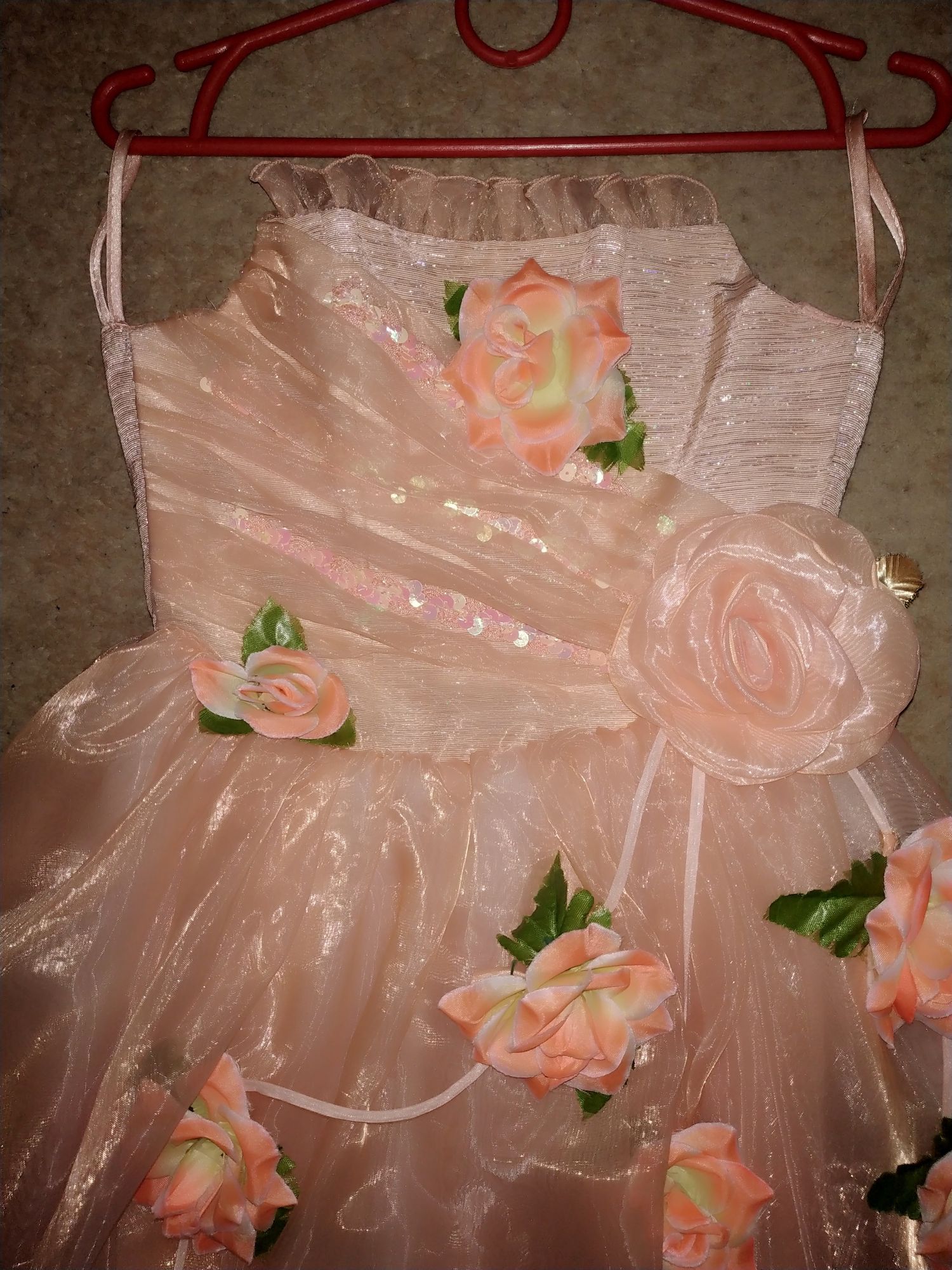 Нарядное платье (платье на выпускной в садик) для девочки 5-7 лет