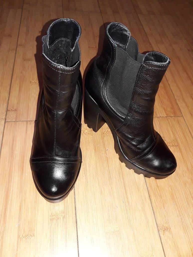 Ботинки демисезонные, кожание ботинки, 39 размер