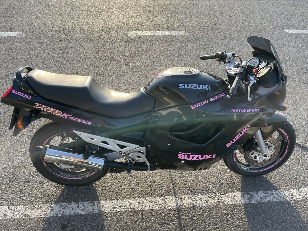 Suzuki katana gsx 750 f