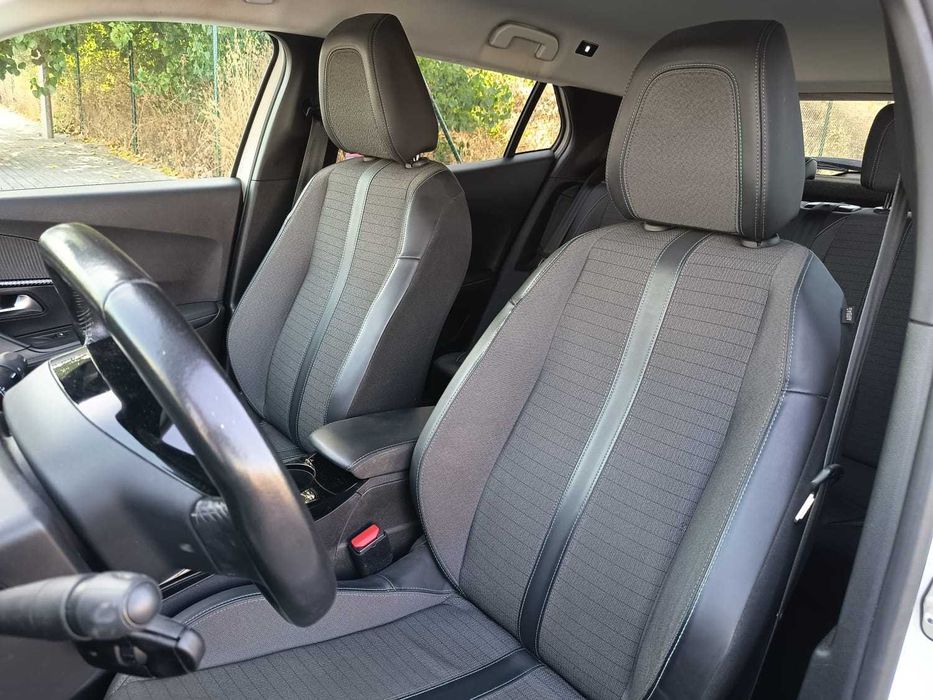 Peugeot E-2008 Allure