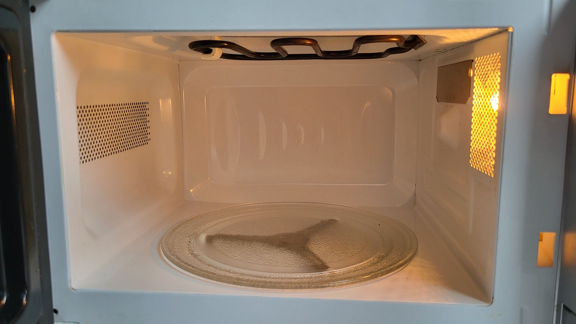 Kuchenka mikrofalowa mikrofalówka BEKO