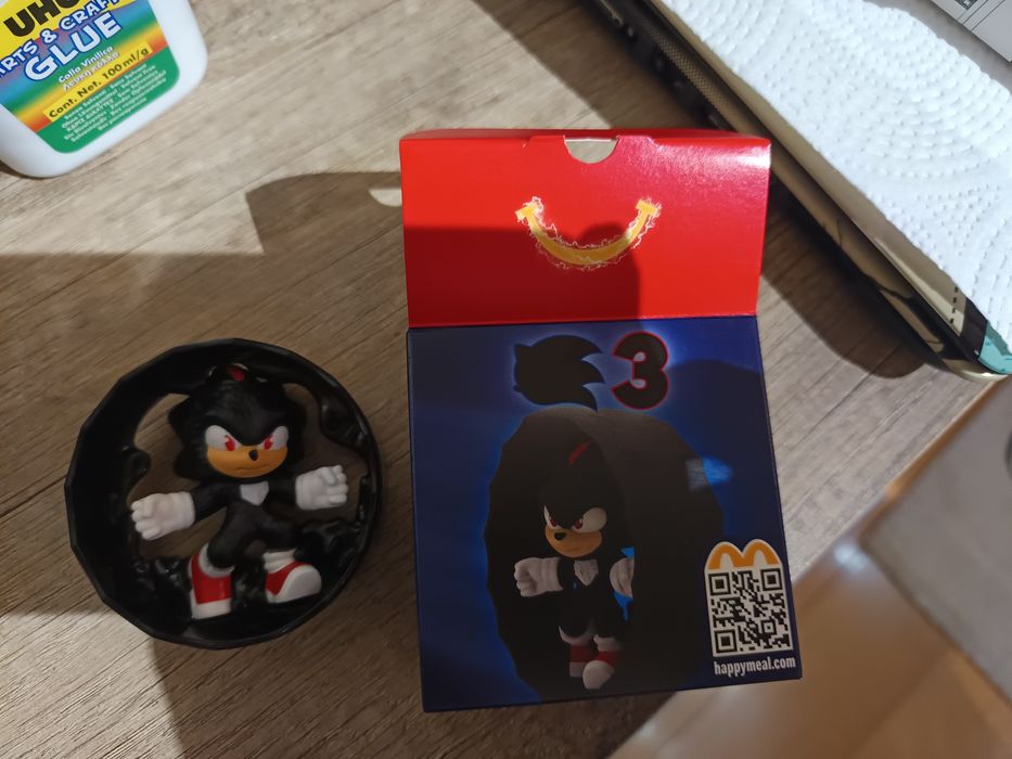 Vendo o boneco novo bom estado