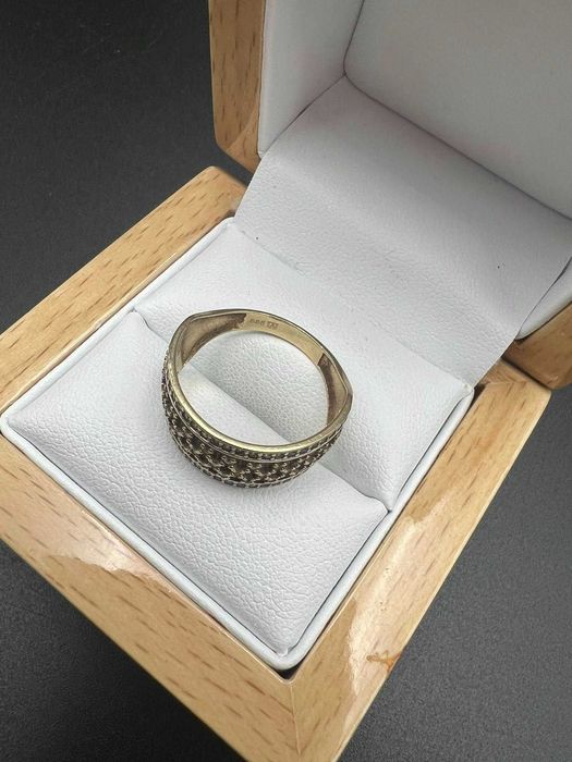 Złoty pierścionek
Próba 585 
Waga: 3.26 g