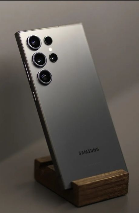 Продам телефон Samsung galaxy s24 Ultra 12/256