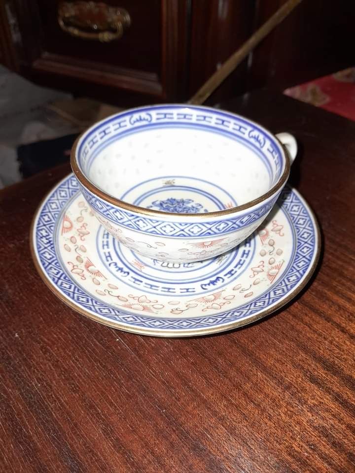 Chávenas e pires  antigos em porcelana chinesa Bago de arroz