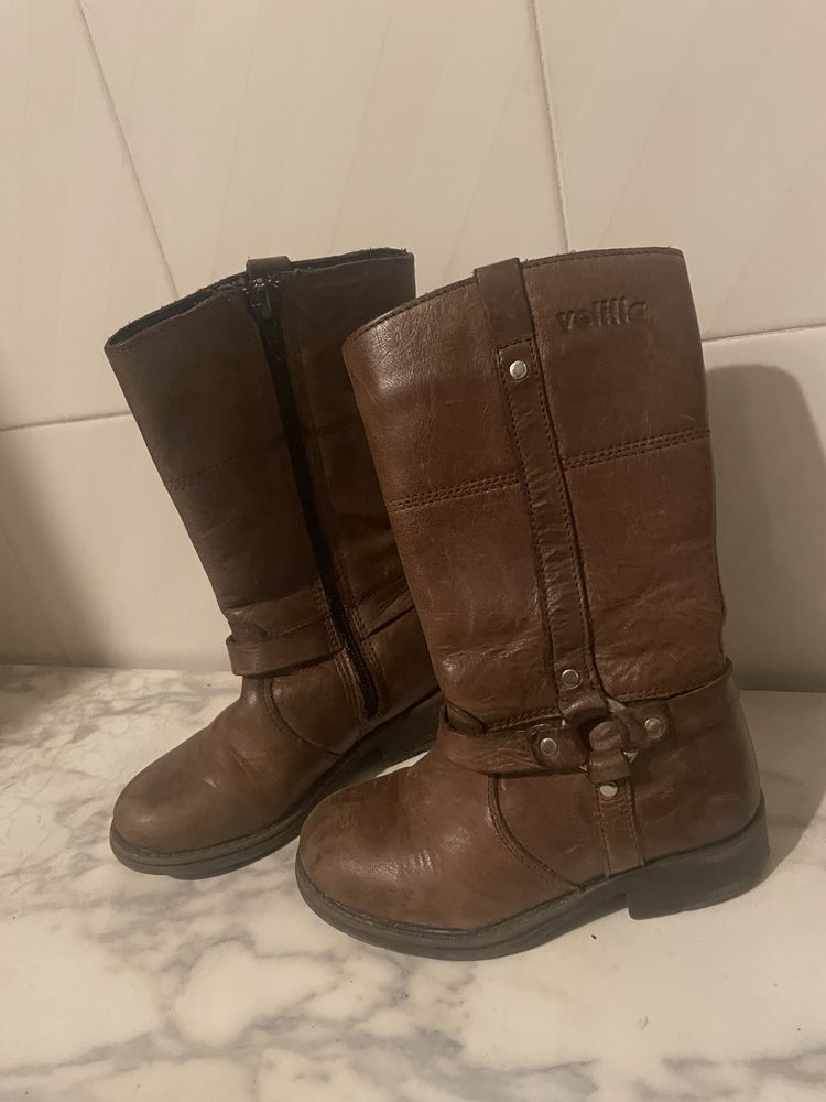 Botas em pele menina tamanho 26