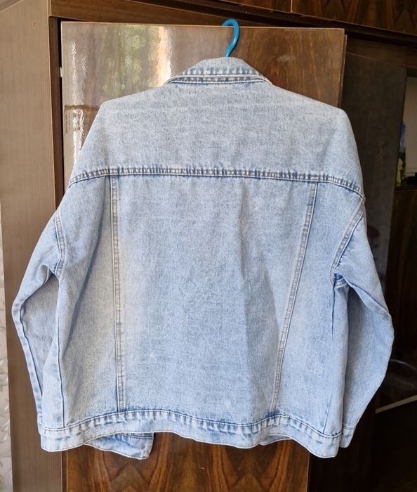 Продам джинсову куртку