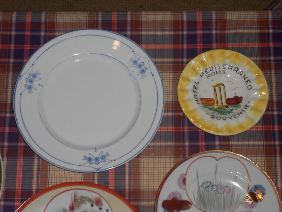 Pratos antigos colecçao ate 20cm