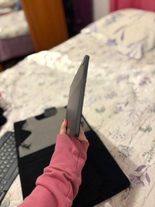 Tablet lenovo com teclado e caneta