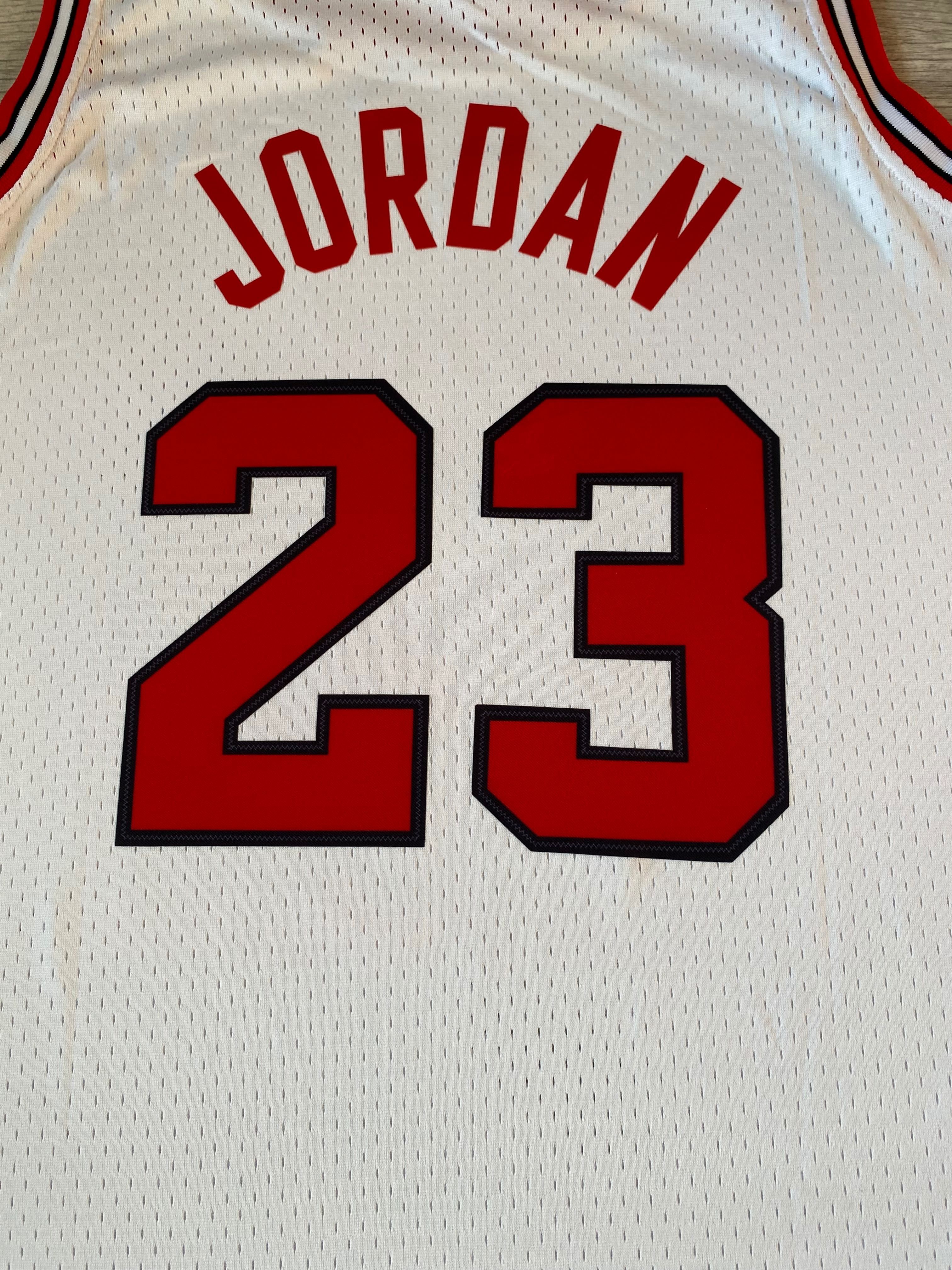 Koszulka Mitchell Ness swingman Bulls Jordan 1984 rookie roz XL