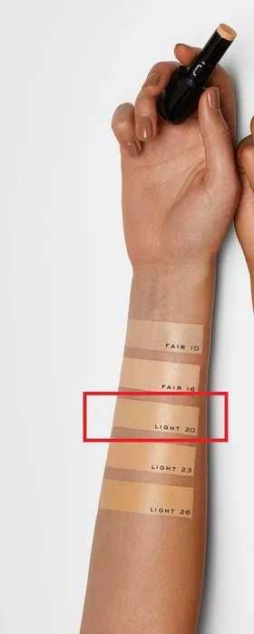 MARC JACOBS Accomplice Concealer Korektor w sztyfcie 20 LIGHT