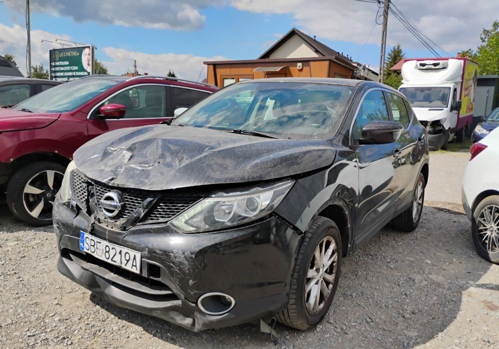 Nissan Qashqai 2015r, 1.2 Benzyna. Uszkodzony przód. Jeździ.