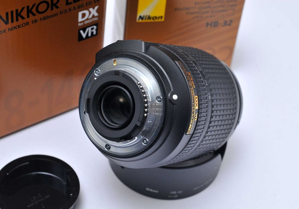 Nikon Nikkor AF-s 18-140mm f3.5-5.6 G ED VR DX Nova
