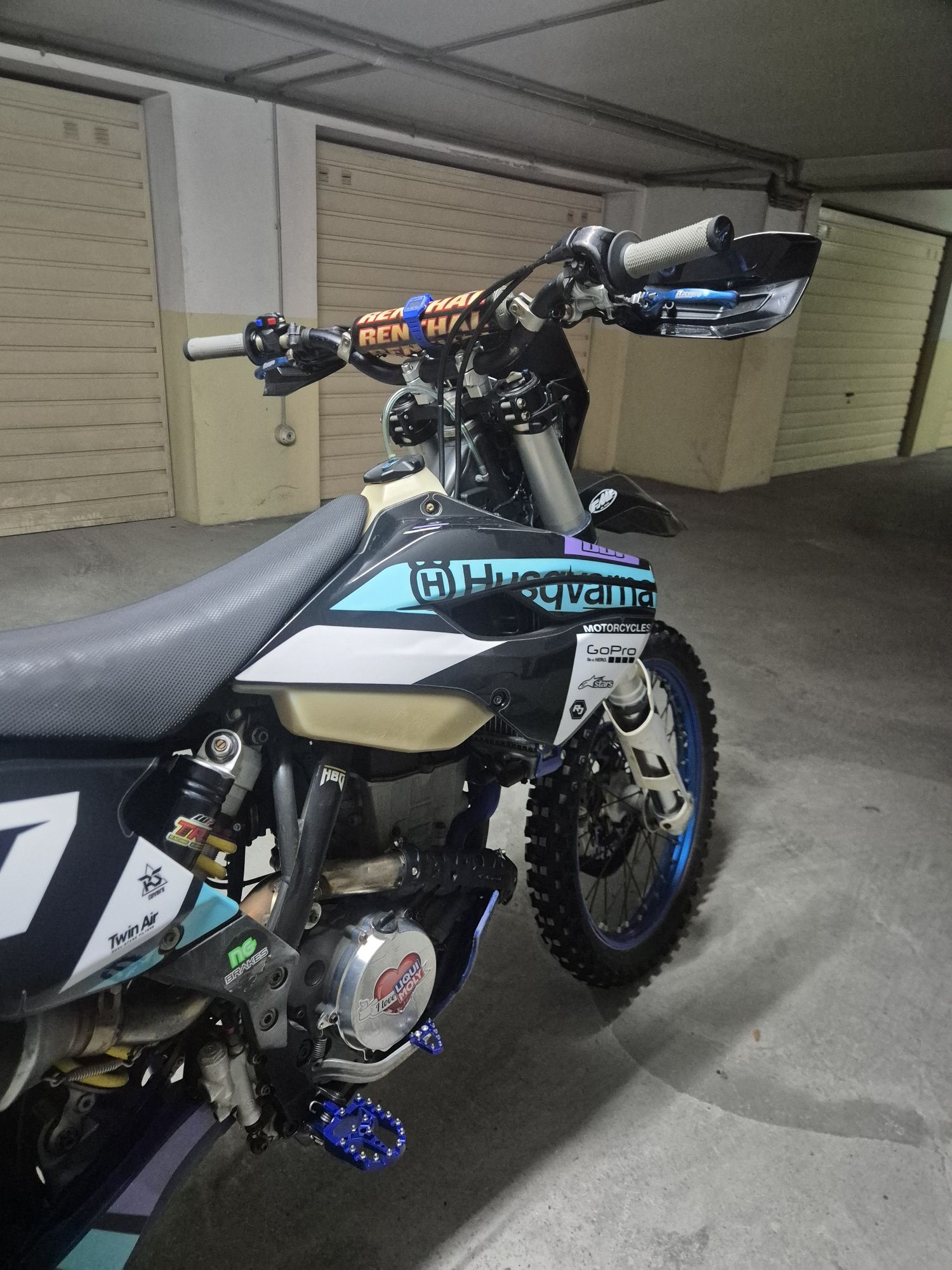 Mota Enduro em muito bom estado