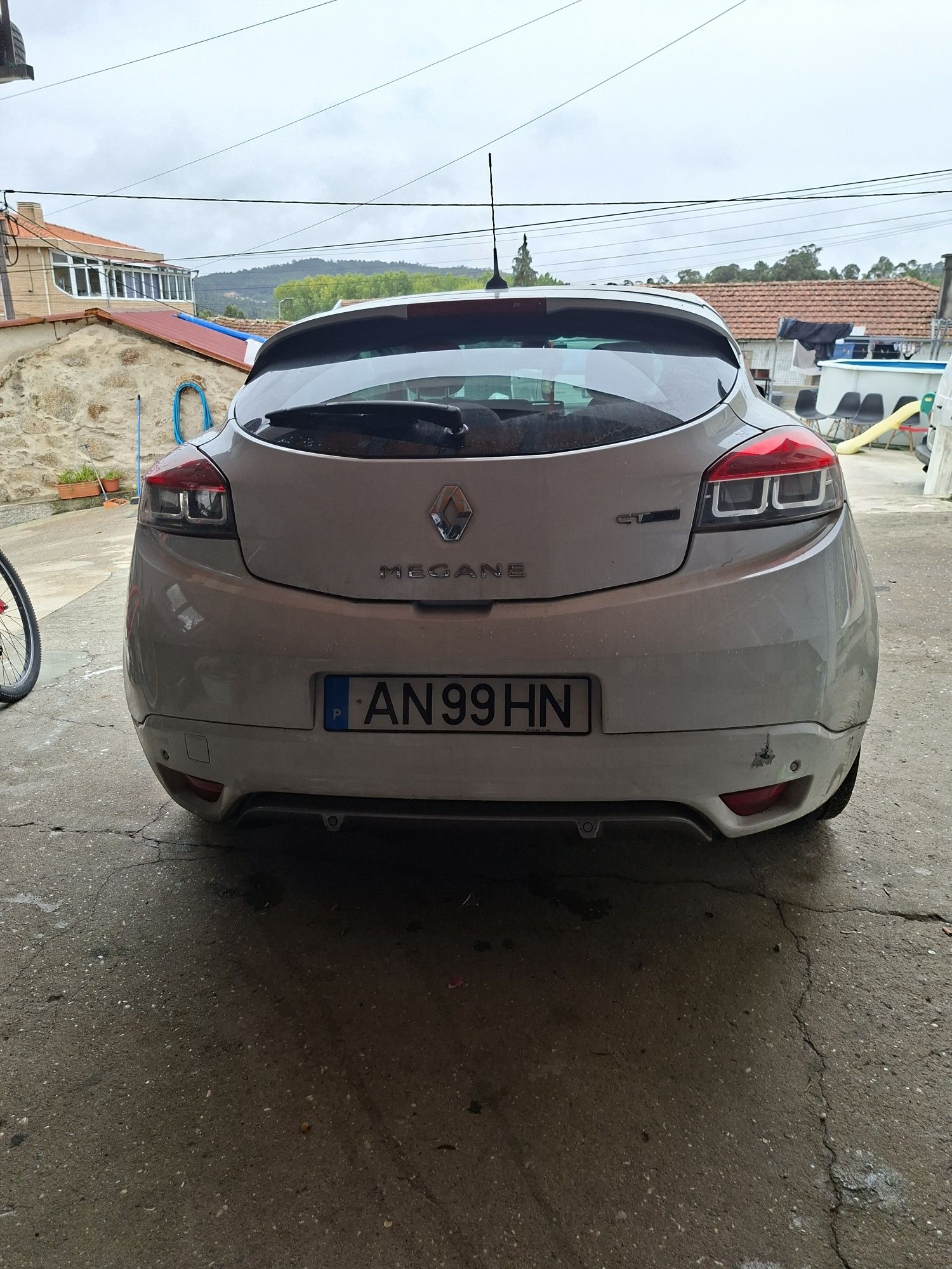 Renault Mégane Coupé GT dCi 160 cv – Raro em PT – 235.000 km – 12.000