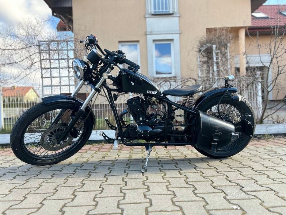 Custom, z małym przebiegiem, piękny!