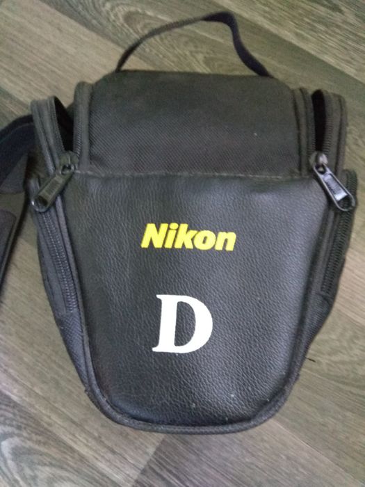 Цифровой фотоаппарат Nikon D50 с объективом