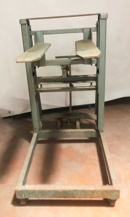 Cavalete de carga para movimentação de peças cerâmicas