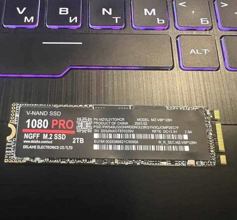 SSD M.2 NVMe та SATA (1-4TB)