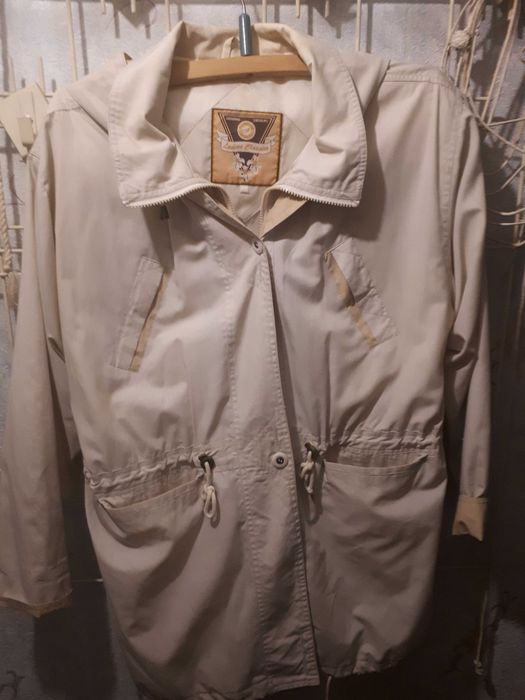 Жіночі куртки, верхній одяг