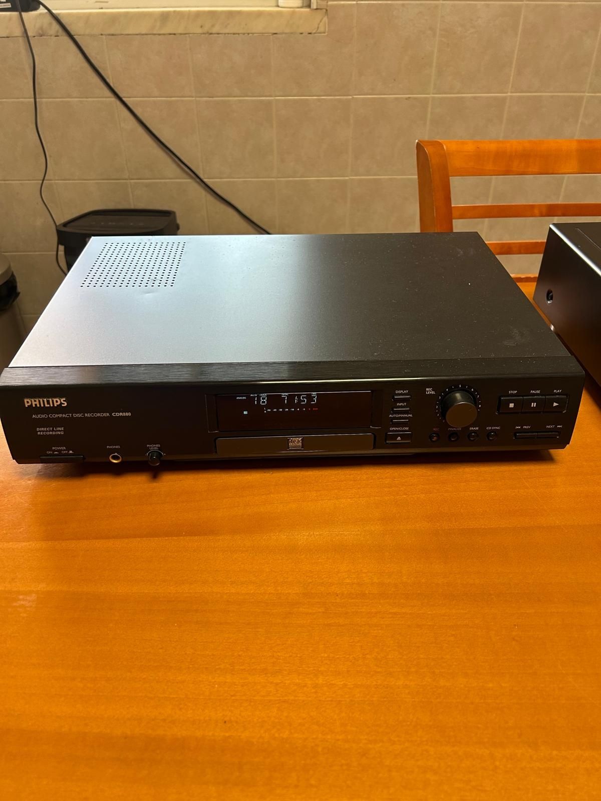 Audio compact dis recorder CDR880