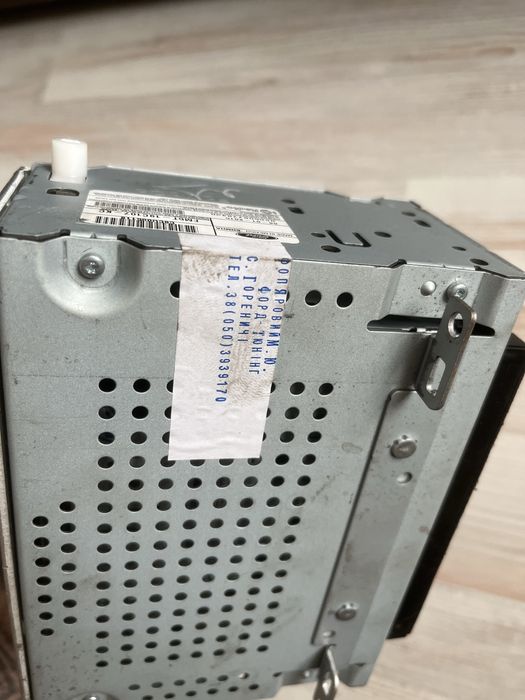 Магнитола Ford оригинальная деталь (головное устройство)