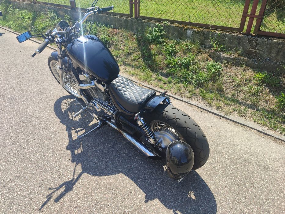 Suzuki Intruder vs 800 Bobber Custom
