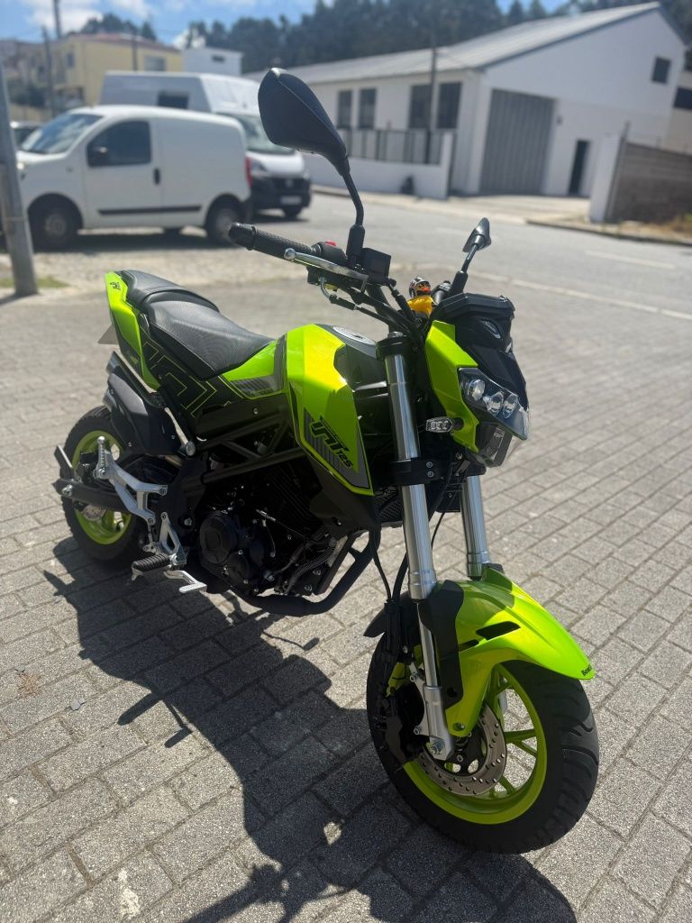 Benneli tnt 125 ...